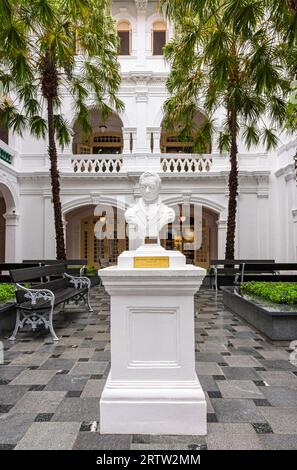 Sir Stamford Raffles fait faillite au Raffles Hotel, Singapour Banque D'Images