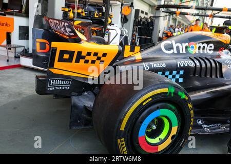 Singapour, Singapour. 15 septembre 2023. McLaren F1 Team MCL60, détail mécanique de l'aile arrière lors du Grand Prix de Singapour de Formule 1 Singapore Airlines 2023, 15e manche du Championnat du monde de Formule 1 2023 du 15 au 17 septembre 2023 sur le circuit Marina Bay Street, à Singapour - photo DPPI crédit : DPPI Media/Alamy Live News Banque D'Images