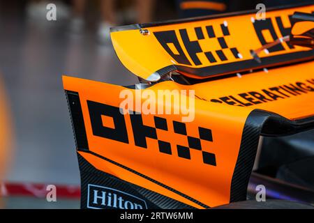 Singapour, Singapour. 15 septembre 2023. McLaren F1 Team MCL60, détail mécanique de l'aile arrière lors du Grand Prix de Singapour de Formule 1 Singapore Airlines 2023, 15e manche du Championnat du monde de Formule 1 2023 du 15 au 17 septembre 2023 sur le circuit Marina Bay Street, à Singapour - photo DPPI crédit : DPPI Media/Alamy Live News Banque D'Images