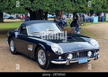 Ferrari 250 GT SWB California Spyder (1961)(vainqueur de la décennie : années 1960), Concours of Elegance 2023, Hampton court Palace, Londres, Royaume-Uni, Europe Banque D'Images