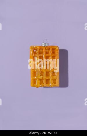Sucrée boule de gaufre du nouvel an. Concept minimal Banque D'Images