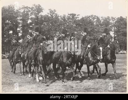 Trompettistes de la tempête terrestre volontaire spéciale à cheval la tempête terrestre volontaire spéciale à cheval, trompettistes , Archives historiques du corps d'artillerie mobile Banque D'Images