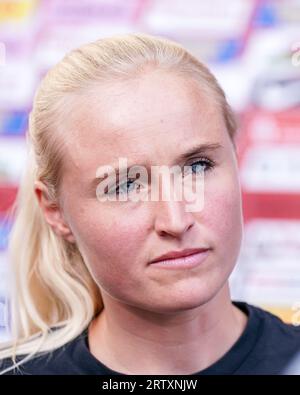 Freiburg, Allemagne. 15 septembre 2023. Freiburg, Allemagne, 15 septembre 2023 : entraîneur du SC Freiburg Theresa Merk avant le match de football Google Pixel Frauen-Bundesliga entre le SC Freiburg et le FC Bayern Munich au Dreisamstadion à Fribourg, en Allemagne. (Daniela Porcelli/SPP) crédit : SPP Sport Press photo. /Alamy Live News Banque D'Images