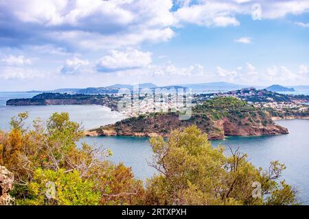 Paysage de l'île de Procida de la soi-disant table du roi à la réserve naturelle de Vivara, Naples, Italie Banque D'Images