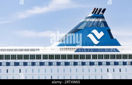 ROTTERDAM - lieu de transfert Silja Europa. Un maximum de 1 500 titulaires de statut qui sont liés à Rotterdam et à la région vivent temporairement sur ce ferry. ANP IRIS VAN DEN BROEK netherlands Out - belgique Out Credit : ANP/Alamy Live News Banque D'Images