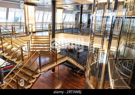 ROTTERDAM - emplacements à bord du site Silja Europa Flow-Through. Un maximum de 1 500 titulaires de statut qui sont liés à Rotterdam et à la région vivent temporairement sur ce ferry. ANP IRIS VAN DEN BROEK netherlands Out - belgique Out Credit : ANP/Alamy Live News Banque D'Images