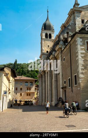 Collegiata di Santa Maria Assunta di Arco, Arco, comune dans le Trentin-Haut-Adige dans le nord de l'Italie près de Riva Banque D'Images