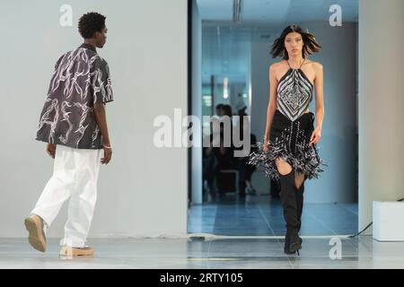 Londres, Royaume-Uni. 15 septembre 2023. Modèles sur la passerelle au spectacle Mark Fast Spring/Summer 2024 au Broadway, Londres. Crédit:Katie Collins/EMPICS/Alamy Live News Banque D'Images