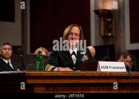 Washington, États-Unis d ' Amérique. 14 septembre 2023. Washington, États-Unis d ' Amérique. 14 septembre 2023. Lisa Franchetti, vice-chef des opérations navales de la marine américaine, répond aux questions des membres du Comité des services armés du Sénat lors de son audience de confirmation au Dirksen Senate Office Building, le 14 septembre 2023 à Washington, DC, septembre 14 2023. Franchetti a été nommé pour devenir le prochain chef des opérations navales par le président Biden. Crédit : MCC Amanda Gray/US Navy photo/Alamy Live News Banque D'Images