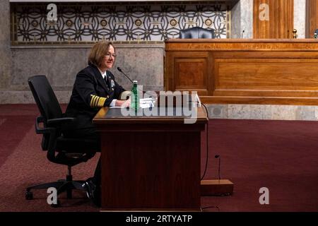 Washington, États-Unis d ' Amérique. 14 septembre 2023. Washington, États-Unis d ' Amérique. 14 septembre 2023. Lisa Franchetti, vice-chef des opérations navales de la marine américaine, répond aux questions des membres du Comité des services armés du Sénat lors de son audience de confirmation au Dirksen Senate Office Building, le 14 septembre 2023 à Washington, DC, septembre 14 2023. Franchetti a été nommé pour devenir le prochain chef des opérations navales par le président Biden. Crédit : MCC Amanda Gray/US Navy photo/Alamy Live News Banque D'Images