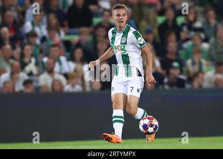 Groningen, pays-Bas. 15 septembre 2023. GRONINGEN, PAYS-BAS - SEPTEMBRE 15 : Johan Hove du FC Groningen passe le ballon lors du match néerlandais Keuken Kampioen Divisie entre le FC Groningen et ado Den Haag à Euroborg le 15 septembre 2023 à Groningen, pays-Bas (photo de Pieter van der Woude/ Orange Pics BV/Alamy Live News) Banque D'Images