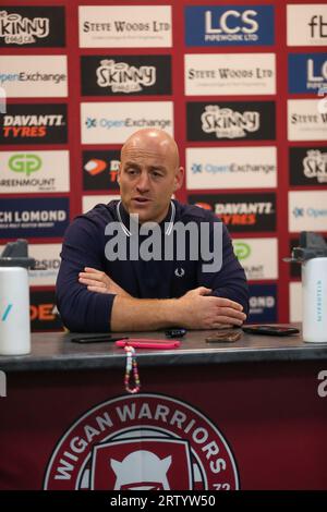 Wigan, Royaume-Uni. 15 septembre 2023. Danny Ward Castleford Tigers entraîneur-chef par intérim en conférence de presse d'après-match*** lors du match de Betfred Super League entre les Wigan Warriors et les Castleford Tigers au DW Stadium, Wigan, Angleterre, le 15 septembre 2023. Photo de Simon Hall. Usage éditorial uniquement, licence requise pour un usage commercial. Aucune utilisation dans les Paris, les jeux ou les publications d'un seul club/ligue/joueur. Crédit : UK Sports pics Ltd/Alamy Live News Banque D'Images