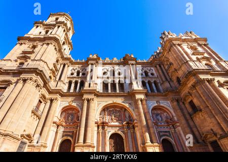 Vue rapprochée de la cathédrale de Malaga. La cathédrale de Malaga est une église catholique romaine dans la ville de Malaga, dans la communauté andalouse en Espagne. Banque D'Images