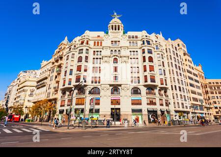 Valence, Espagne - 15 octobre 2021 : El edificio la Union y el Fenix Espanol bâtiment à Valence. Valence est la troisième municipalité la plus peuplée de Banque D'Images