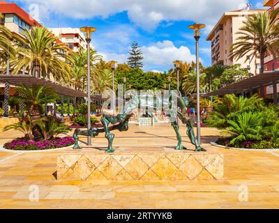 Marbella, Espagne - 24 octobre 2021: Salvador Dali sculptures sur l'avenue Avenida del Mar dans la ville de Marbella dans la province de Malaga en Andalousie Banque D'Images