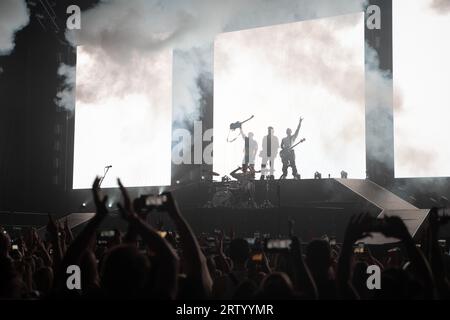 Nottingham, Royaume-Uni le 15 septembre 2023, Charlie Simpson, Matt Willis et James Bourne de Busted se produisent à nottingham au Motorpoint Arena de Nottingham dans le cadre de la tournée 20e anniversaire du groupe Credit : Paul Smith / Alamy Live News Banque D'Images