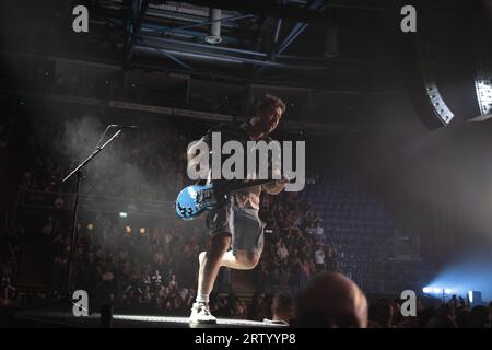 Nottingham, Royaume-Uni le 15 septembre 2023, James Bourne de Busted se produit à nottingham au Motorpoint Arena de Nottingham dans le cadre de la tournée 20e anniversaire du groupe Credit : Paul Smith / Alamy Live News Banque D'Images