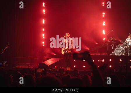 Nottingham, Royaume-Uni le 15 septembre 2023, Charlie Simpson de Busted se produit à nottingham au Motorpoint Arena de Nottingham dans le cadre de la tournée 20e anniversaire du groupe Credit : Paul Smith / Alamy Live News Banque D'Images