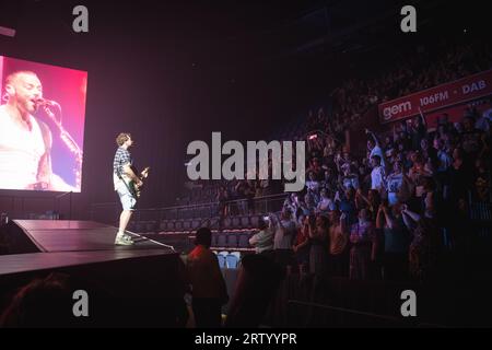 Nottingham, Royaume-Uni le 15 septembre 2023, James Bourne de Busted se produit à nottingham au Motorpoint Arena de Nottingham dans le cadre de la tournée 20e anniversaire du groupe Credit : Paul Smith / Alamy Live News Banque D'Images