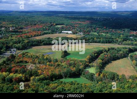 Vue sur la vallée de la rivière Farmington, parc national de Talcott Mountain, Connecticut Banque D'Images