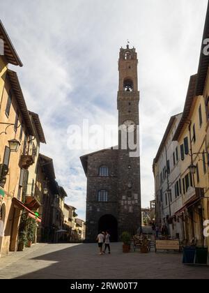 Palazzo dei priori sur la Piazza del Popolo, Montalcino Banque D'Images