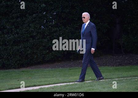 Washington, États-Unis. 15 septembre 2023. Le président américain Joe Biden quitte la Maison Blanche à Washington, DC, en direction de Wilmington, DE, le vendredi 15 septembre, 2023.crédit : Chris Kleponis/Pool via CNP crédit : Abaca Press/Alamy Live News Banque D'Images