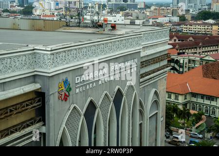 Dataran Pahlawan Melaka Megamall est un centre commercial situé dans la ville de Malacca, Malacca, Malaisie. Le plus grand shopping de style de vie megamall dans l'état. Banque D'Images