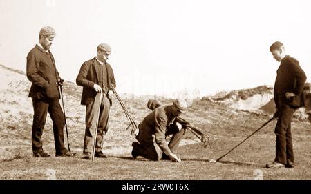 Jouer au golf à St. Andrew, Écosse, époque victorienne Banque D'Images