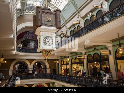 SYDNEY, AUSTRALIE, NOVEMBRE 30 2014 : le magnifique intérieur patrimonial du Queen Vic Building sur George St In, Sydney, Nouvelle-Galles du Sud, Australie Banque D'Images