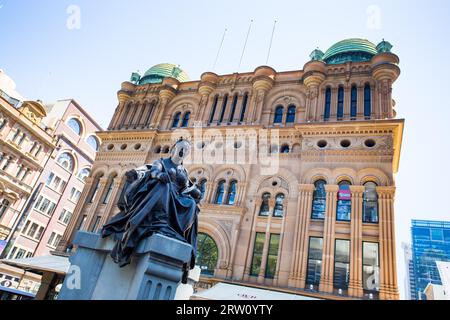 SYDNEY, AUSTRALIE, NOVEMBRE 30 2014 : Queen Victoria Building par une journée ensoleillée de Sydney au printemps Banque D'Images