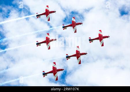 Melbourne, Australie, le 26 janvier, les célèbres Red Arrows volent pour célébrer l'Australia Day à Melbourne, Victoria, Australie Banque D'Images