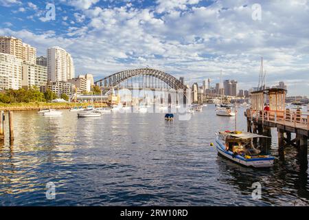 Sydney, Australie, février 8 2015 : vue de Lavender Bay près de Luna Park vers Sydney CBD en Nouvelle-Galles du Sud, Australie Banque D'Images