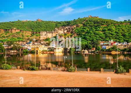 La ville de Bundi et le lac Nawal Sagar offrent une vue panoramique sur l'état du Rajasthan en Inde Banque D'Images