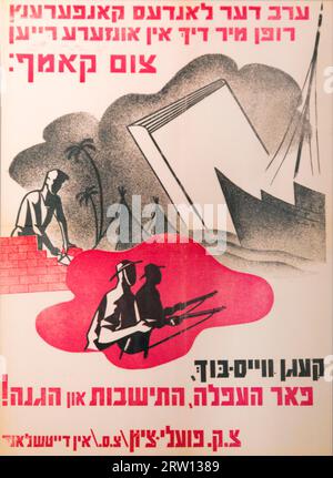 Affiche annonçant l'immigration illégale en Palestine, mémorial du camp de concentration, Bergen Belsen, Basse-Saxe, Allemagne Banque D'Images