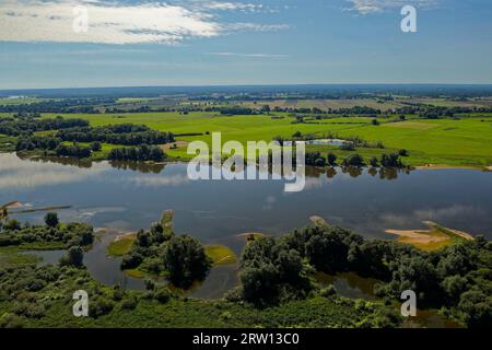 Vue aérienne de la plaine inondable de l'Elbe près de Boizenburg dans la Réserve de biosphère UNESCO du paysage de l'Elbe. Boizenburg, Mecklembourg-Poméranie occidentale Banque D'Images