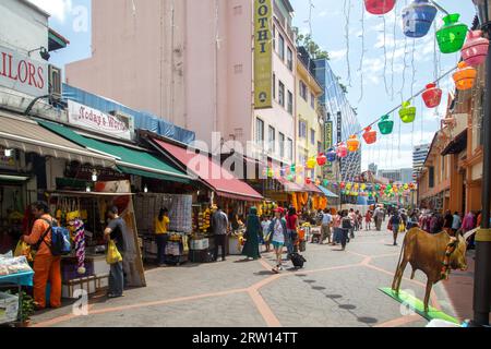 Singapour, Singapour, le 31 janvier 2015 : rue avec magasins à Little India, qui est un quartier ethnique de Singapour. Little India est situé à l'est de Banque D'Images