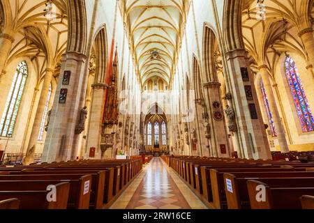 Ulm, Allemagne - 05 juillet 2021: Ulm Minster ou Ulmer Munster intérieur d'une église luthérienne située à Ulm, Allemagne. C'est actuellement la plus grande cathédrale i Banque D'Images