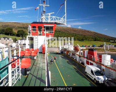 Un ferry traversant le Kyles fo Bute jusqu'à l'île de Bute sur la côte ouest écossaise, Royaume-Uni. Banque D'Images