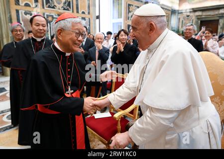 Vatican, Vatican. 16 septembre 2023. Italie, Rome, Vatican, 2023/9/16. Le Pape François reçoit des pèlerins de Corée en audience privée au Vatican. Photographie par Vatican Media / Catholic Press crédit photo : Agence photo indépendante / Alamy Live News Banque D'Images