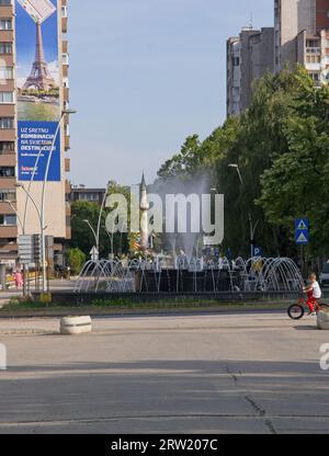 Zenica, Bosnie-Herzégovine - 13 septembre 2023 : une promenade dans le centre de la ville de Zenica dans la fédération de Bosnie-Herzégovine dans un après-midi d'été ensoleillé Banque D'Images