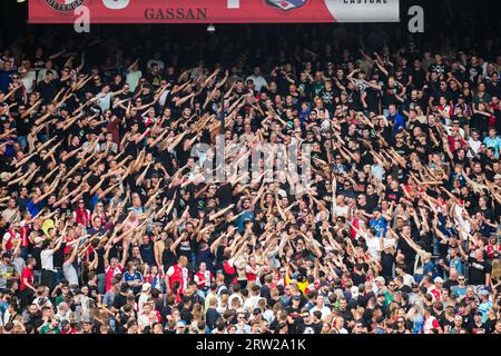 Rotterdam, pays-Bas. 16 septembre 2023. Rotterdam - fans de Feyenoord lors du match d'Eredivisie entre Feyenoord et sc Heerenveen au Stadion Feijenoord de Kuip le 16 septembre 2023 à Rotterdam, pays-Bas. Crédit : photos boîte à boîte/Alamy Live News Banque D'Images