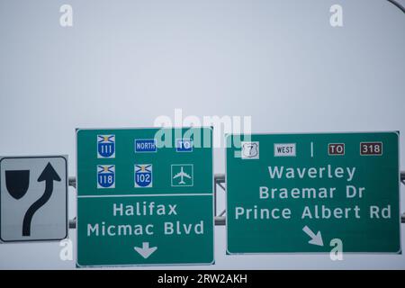 Itinéraire vers les autoroutes principales 102, 111, 118 et l'aéroport en passant par Halifax. Nova Scotia Highways. L'autoroute 111 est une autoroute périphérique. HALIFAX. Banque D'Images