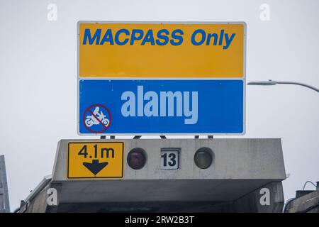 MACPASS sur la bannière au péage Plaza. MAC PASS est un système de péage électronique pour les ponts du port de Halifax HHB et Cobequid Pass pour traverser le pont de la Confédération Banque D'Images