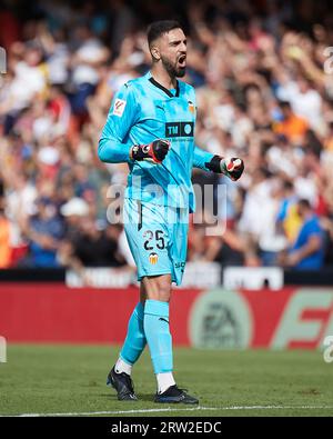 Valencia, Espagne. 16 septembre 2023. Giorgi Mamardashvili de Valencia CF lors du match de la Liga entre Valencia CF et Atletico de Madrid a joué au Stade Mestalla le 16 septembre à Valence Espagne. (Photo de Jose Torres/PRESSINPHOTO) crédit : PRESSINPHOTO SPORTS AGENCY/Alamy Live News Banque D'Images