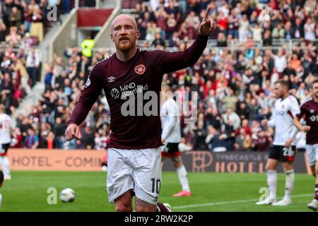 Edimbourg, Royaume-Uni. 16 septembre 2023. Edimbourg. Écosse. Tynecastle Park 16 septembre 2023 lors du Cinch Scottish Premiership match entre Heart of Midlothian et Aberdeen Hearts Liam Boyce célèbre le deuxième but de Hearts (crédit photo : David Mollison/Alamy Live News Banque D'Images