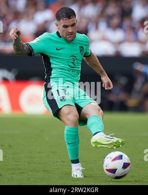 Valencia, Espagne. 16 septembre 2023. Javi Galan de l'Atletico de Madrid lors du match de la Liga entre Valencia CF et l'Atletico de Madrid a joué au Mestalla Stadium le 16 septembre à Valence en Espagne. (Photo de Jose Torres/PRESSINPHOTO) crédit : PRESSINPHOTO SPORTS AGENCY/Alamy Live News Banque D'Images