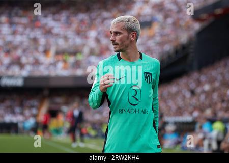 Valencia, Espagne. 16 septembre 2023. Antoine Griezmann de l'Atletico de Madrid lors du match de la Liga entre Valencia CF et l'Atletico de Madrid a joué au Mestalla Stadium le 16 septembre à Valence Espagne. (Photo de Jose Torres/PRESSINPHOTO) crédit : PRESSINPHOTO SPORTS AGENCY/Alamy Live News Banque D'Images