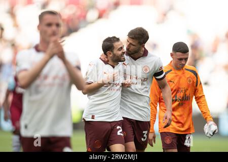 Stratford, Londres, Royaume-Uni. 16 septembre 2023. Ruben Dias de Manchester City et Bernardo Silva de Manchester City font des gestes lors du match de Premier League entre West Ham United et Manchester City au London Stadium, Stratford, le samedi 16 septembre 2023. (Photo : Federico Guerra Maranesi | MI News) crédit : MI News & Sport / Alamy Live News Banque D'Images
