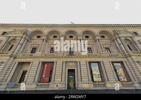 945 façade donnant sur le parvis de l'ancien bâtiment du Trésor dans le style renaissance Renaissance, Spring Street. Melbourne-Australie. Banque D'Images