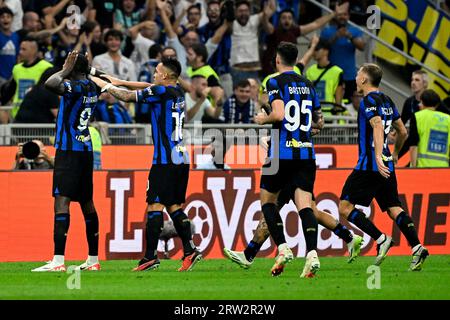 Milan, Italie. 16 septembre 2023. Marcus Thuram du FC Internazionale célèbre avec Lautaro Martinez et ses coéquipiers après avoir marqué le but de 2-0 lors du match de football Serie A entre le FC Internazionale et l'AC Milan au stade San Sirostade de Milan (Italie), le 16 septembre 2023. Crédit : Insidefoto di andrea staccioli/Alamy Live News Banque D'Images